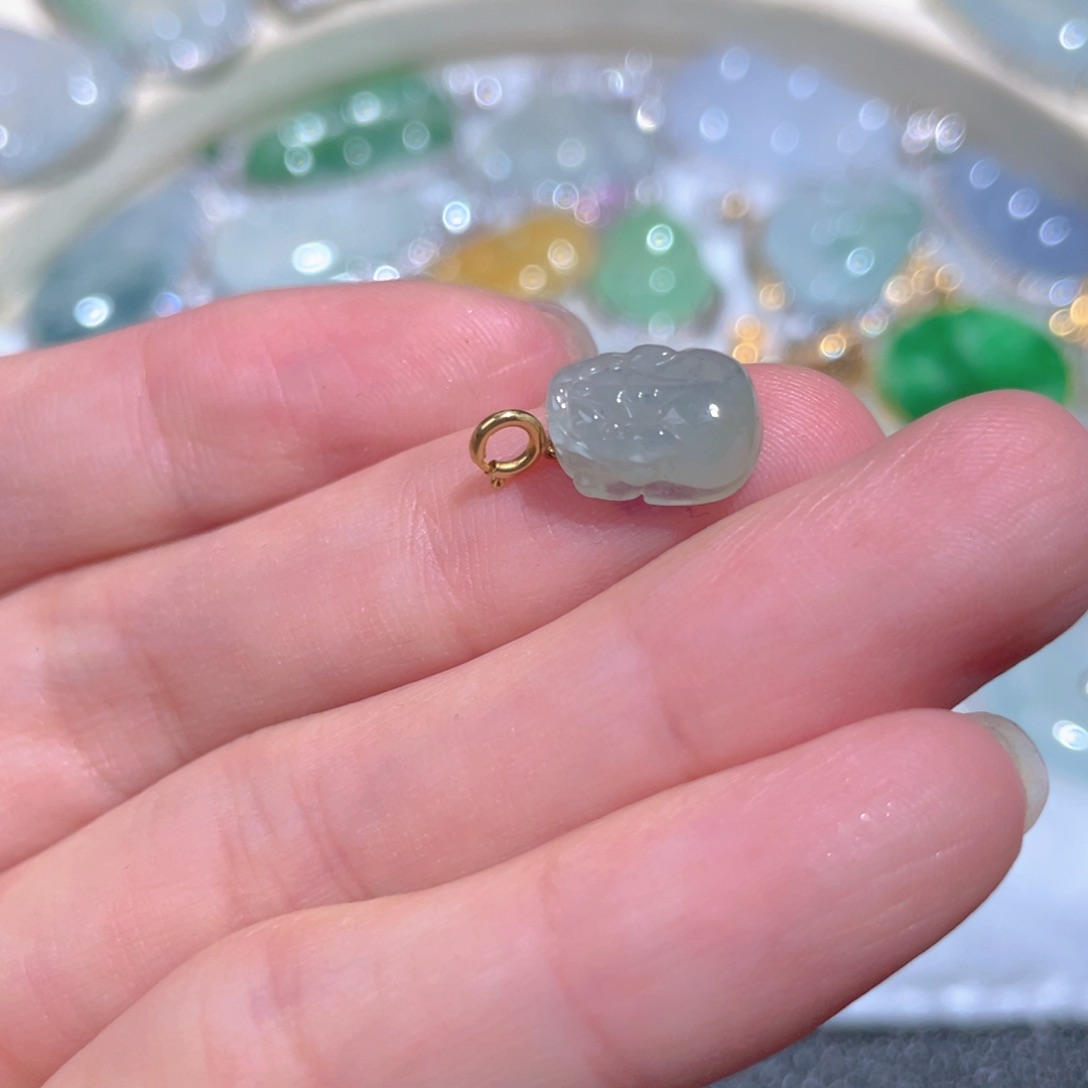 翡翠颈饰18K金镶嵌翡翠