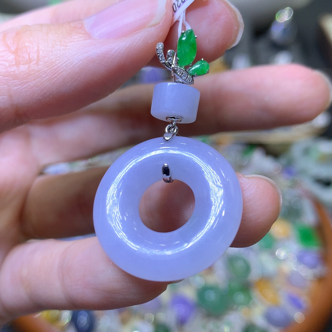 【闪购商品】翡翠颈饰18K金镶嵌翡翠吊坠项链