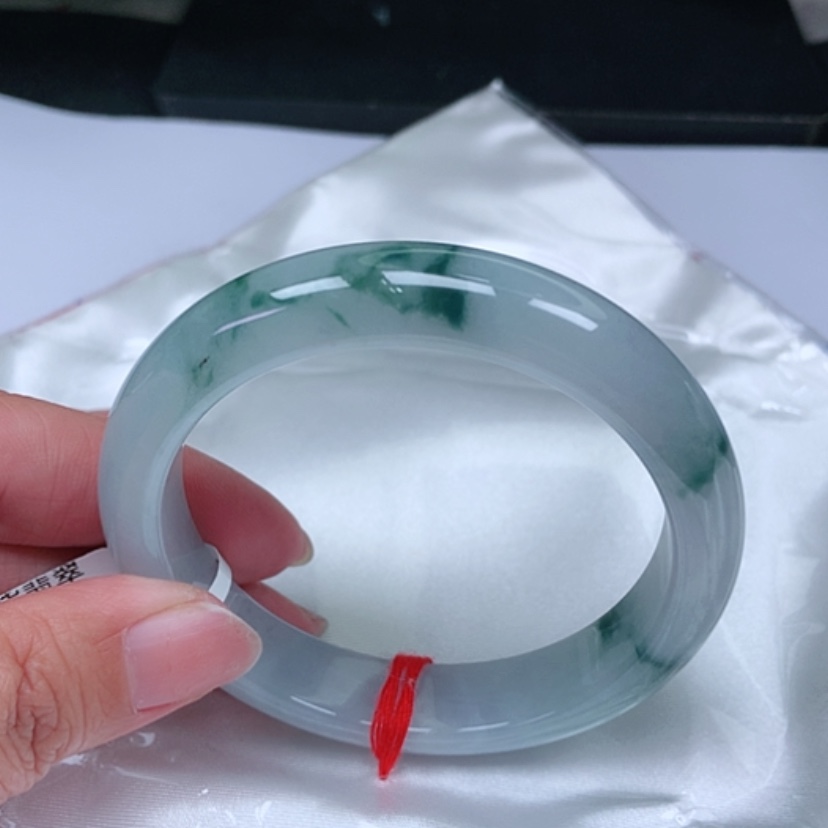 【闪购商品】翡翠手镯未镶嵌，