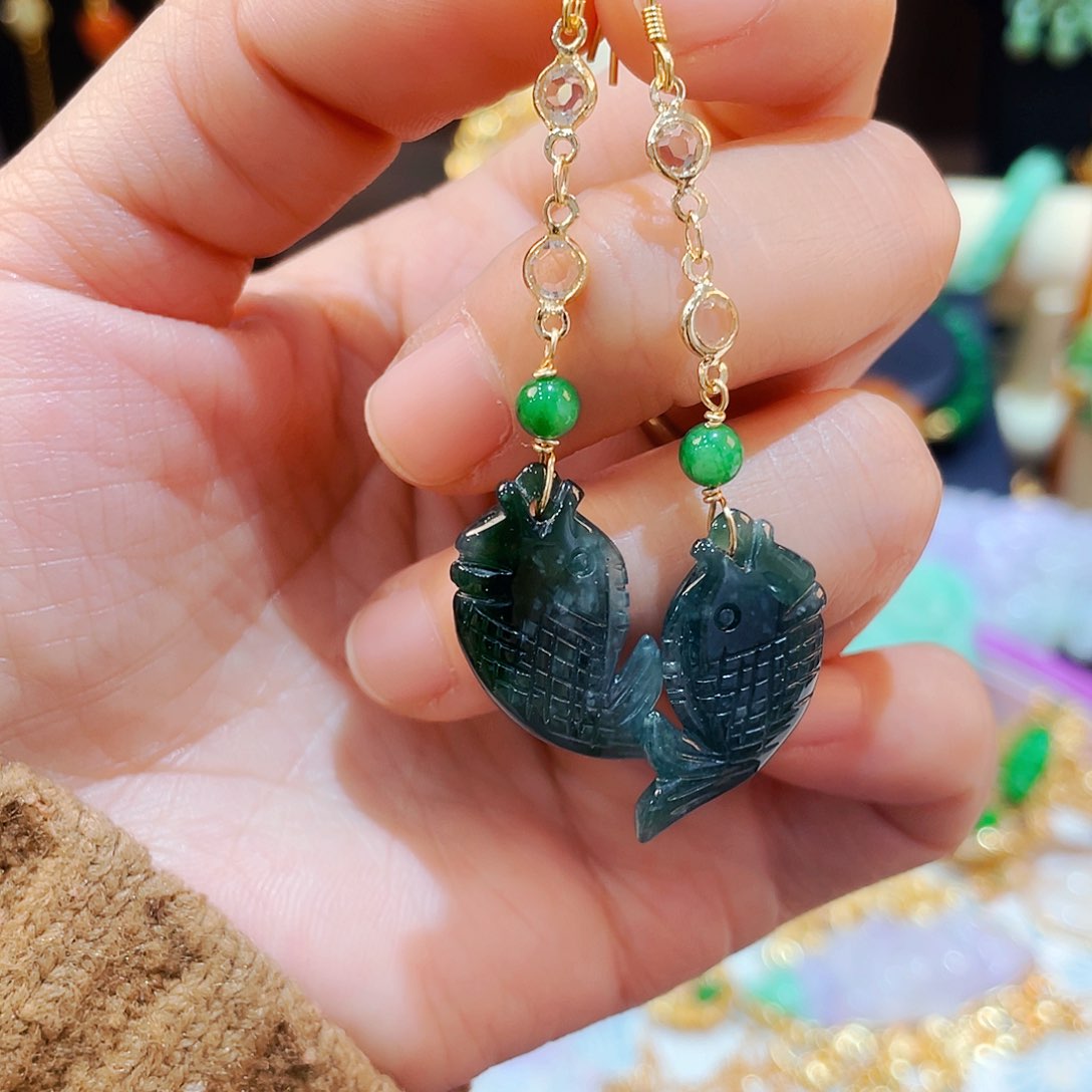 翡翠颈饰未镶嵌耳坠