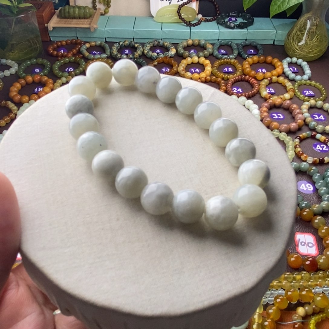 蛇纹石玉手串未镶嵌