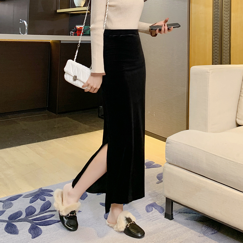 侧开叉半身长裙2025新款黑色丝绒半身裙女秋冬高腰修身直筒一步裙
