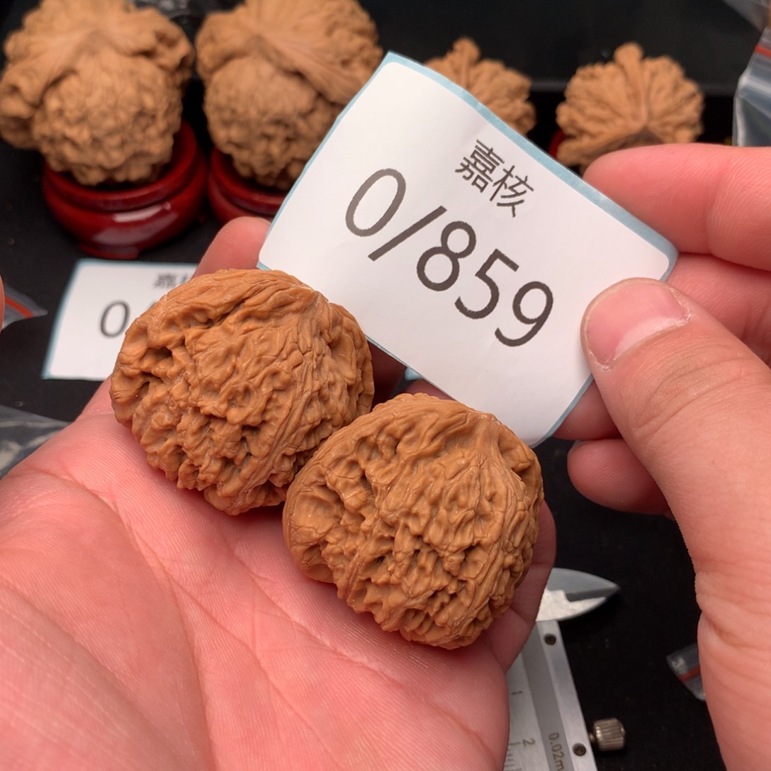 文玩核桃把件全品满肉南疆42