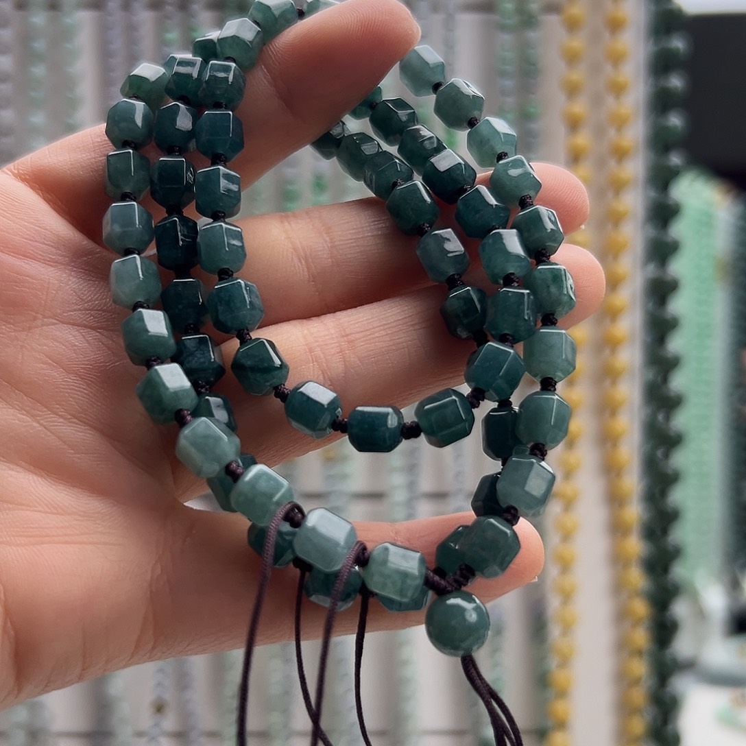 萨***斯翡翠未镶嵌颈饰加长80