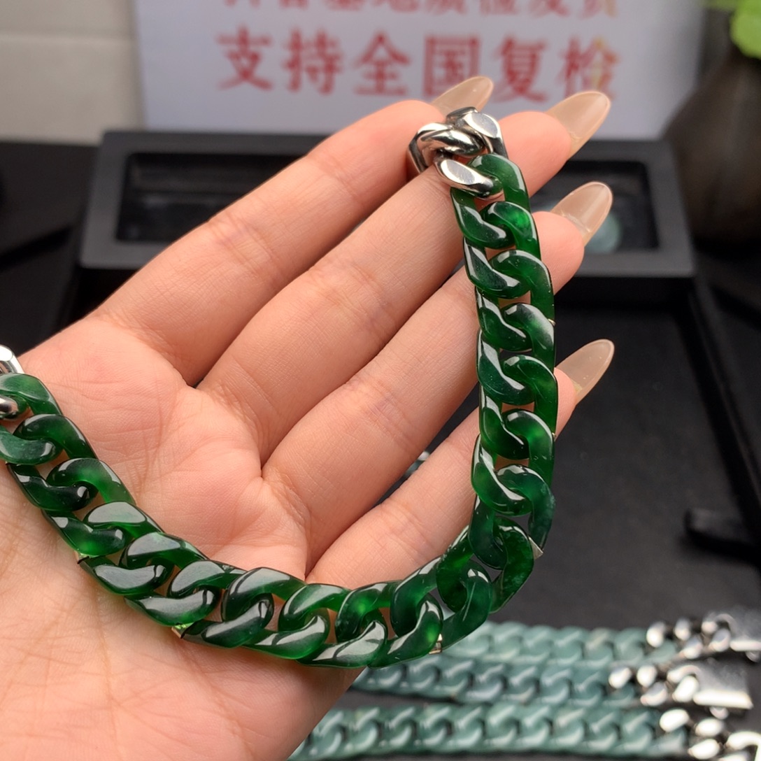 小****翡翠未镶嵌手链000007