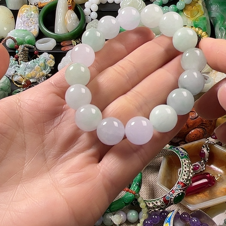 翡翠未镶嵌颈饰翡翠未镶嵌颈饰