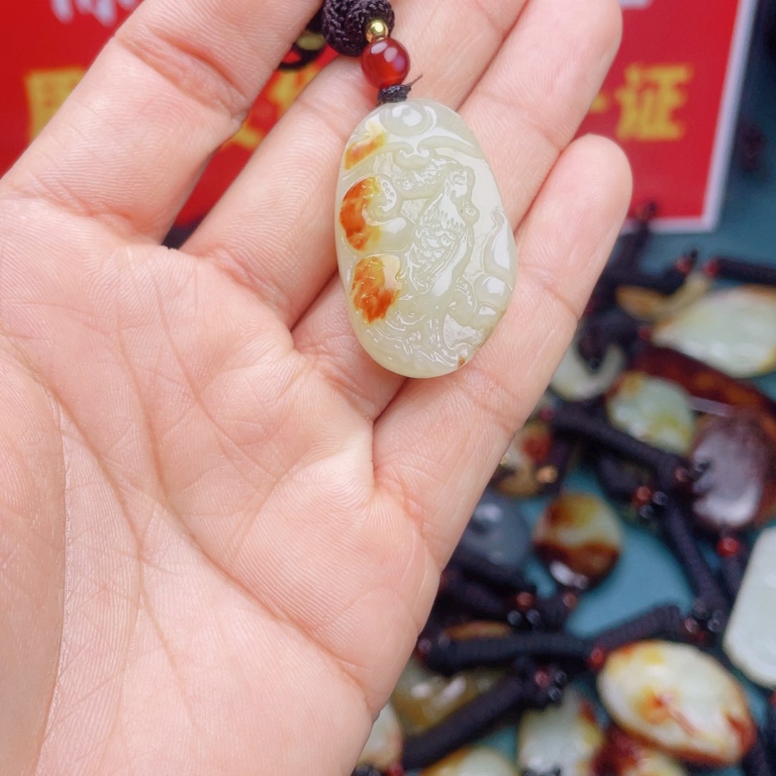 和田玉颈饰未镶嵌