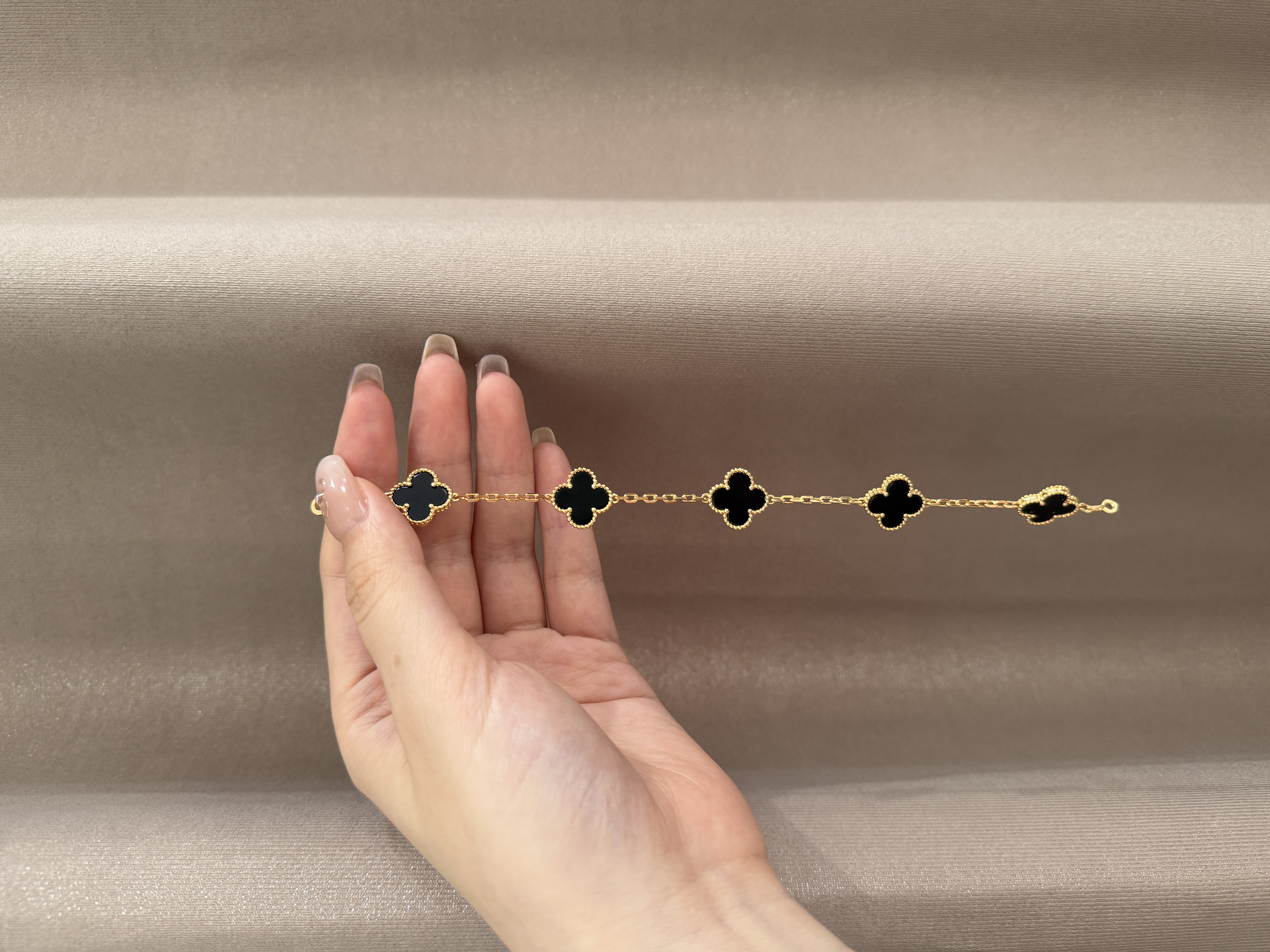 【梵璇珠宝】18k金 黑玛瑙五花手链 k黄【瘦花粗链条】