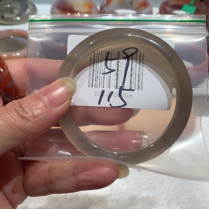 玛瑙/玉髓手镯未镶嵌59