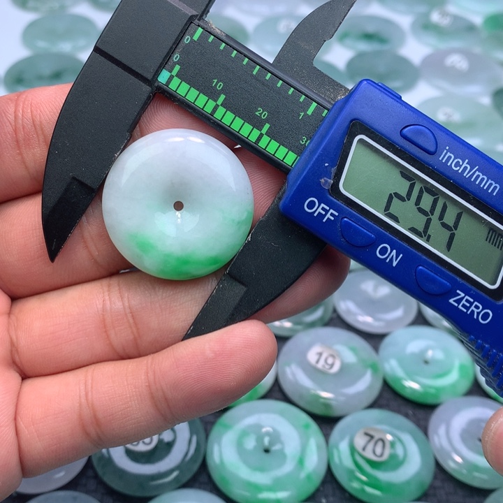 翡翠颈饰未镶嵌缅甸天然A货翡翠