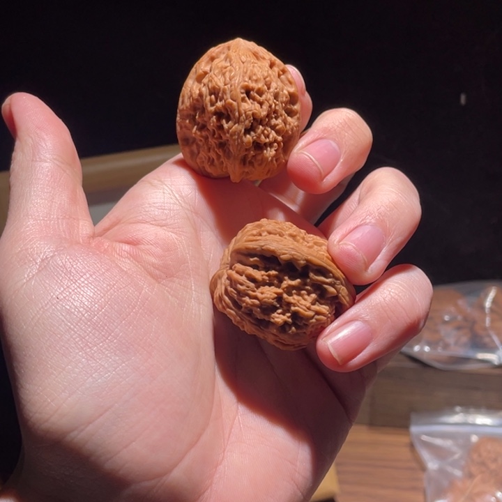 ～***～文玩核桃把件34全品小南疆石