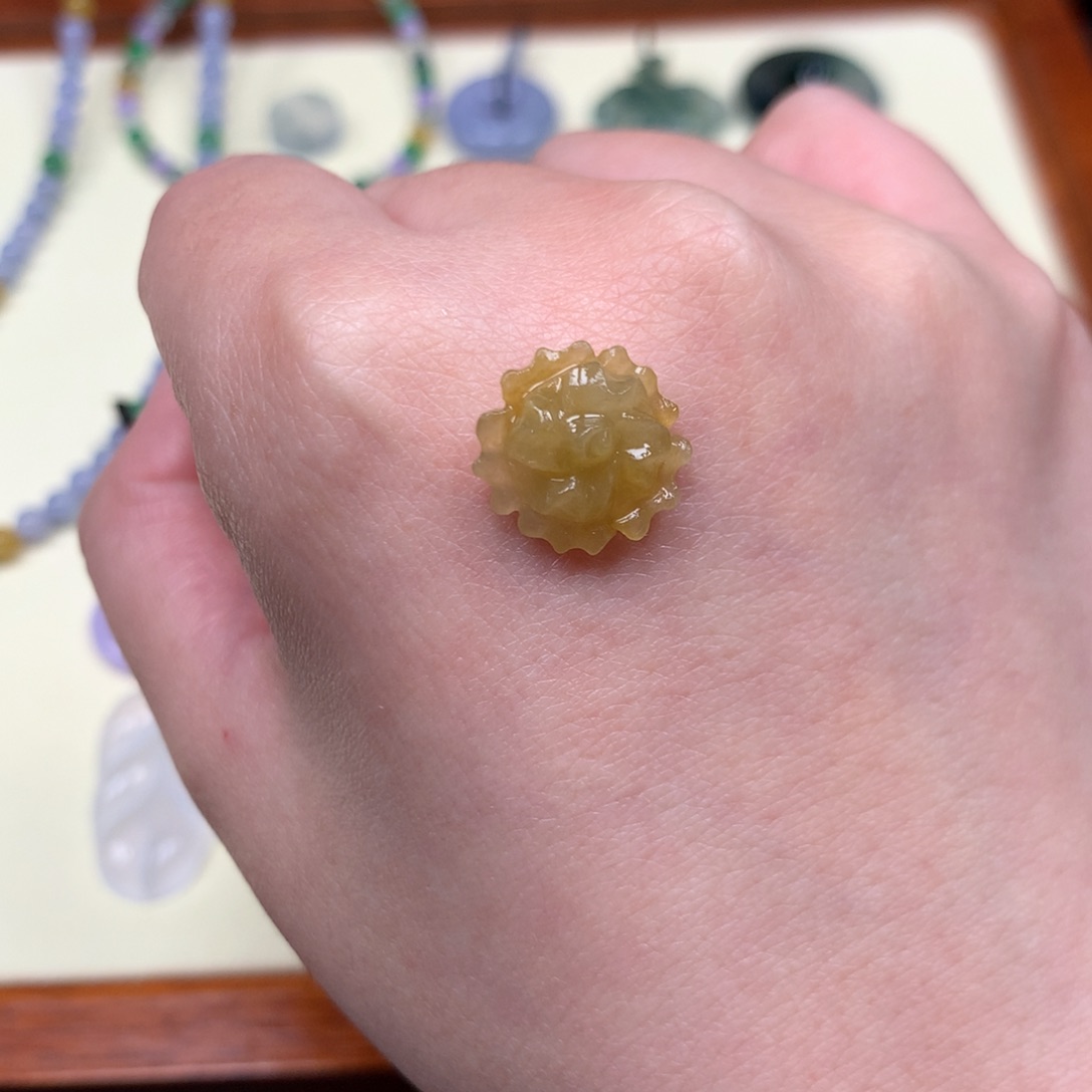 定制翡翠未镶嵌黄翡花花