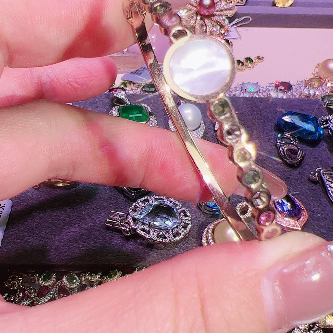 碧玺碧玺手镯未镶嵌