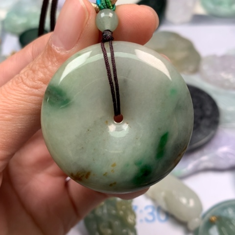 翡翠颈饰未镶嵌翡翠