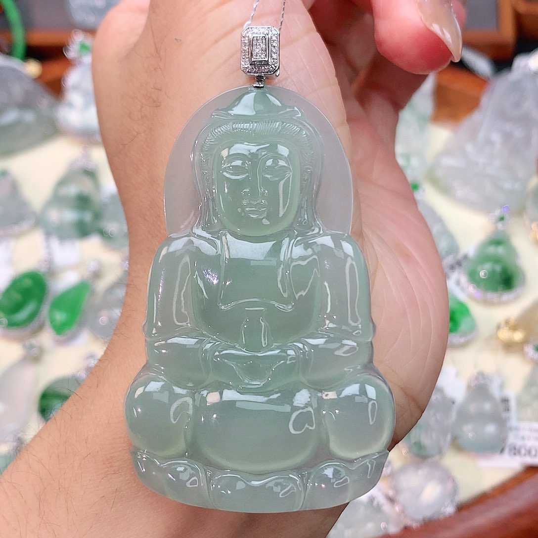 颈饰18K金镶嵌翡翠观音