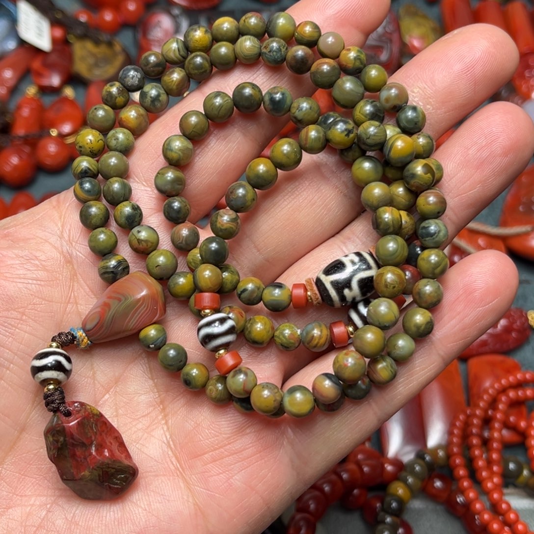 南红玛瑙未镶嵌颈饰