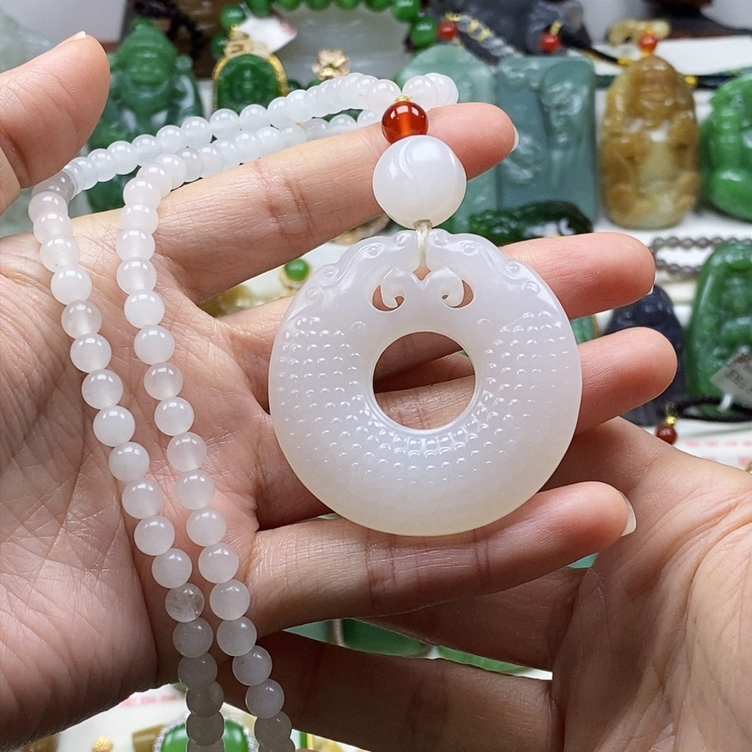 和田玉颈饰未镶嵌