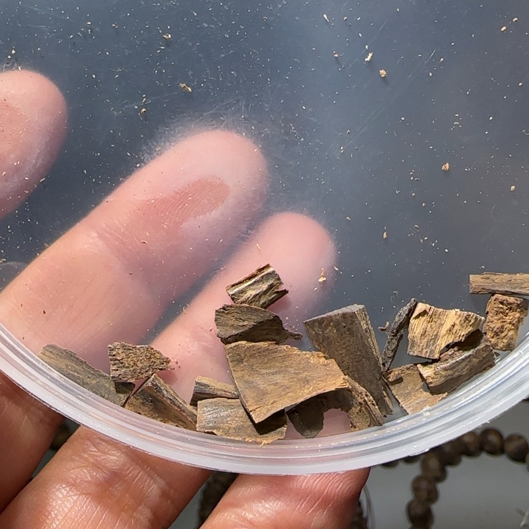 沉香沉香碎屑正富森红土沉水1克