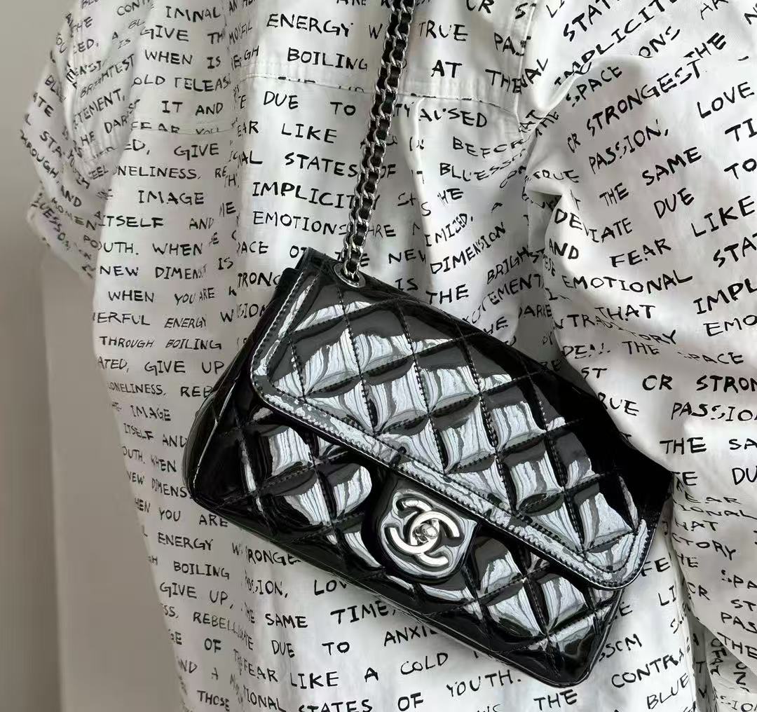 95新 Chanel/香奈儿 任意门奢品/香奈儿黑银漆皮大mini挎包/98新