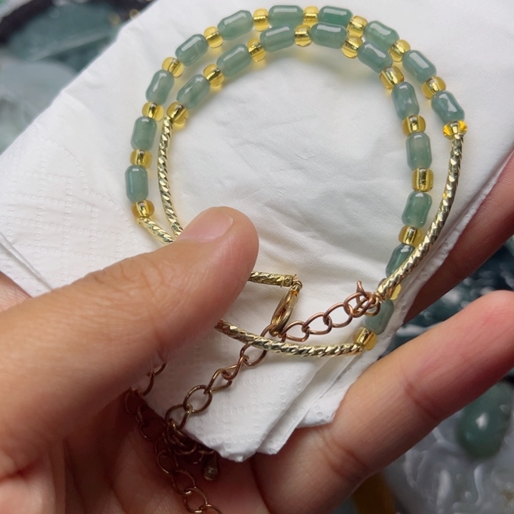 翡翠未镶嵌颈饰挂件