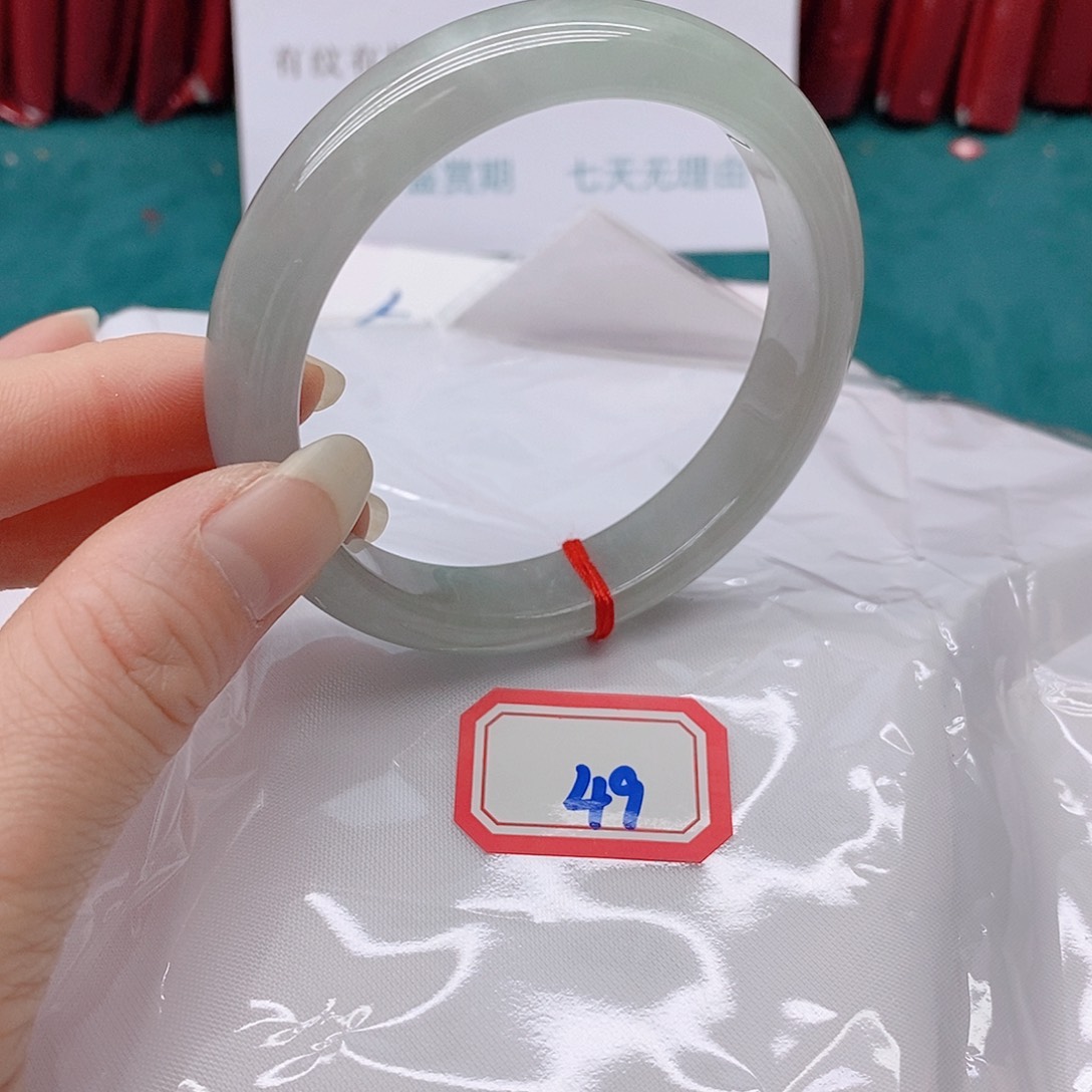 翡翠手镯未镶嵌素****欢499999999