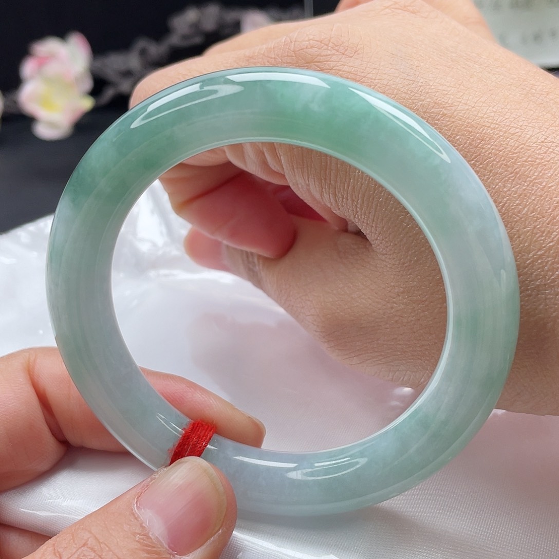 翡翠未镶嵌手镯（圆镯）55.7