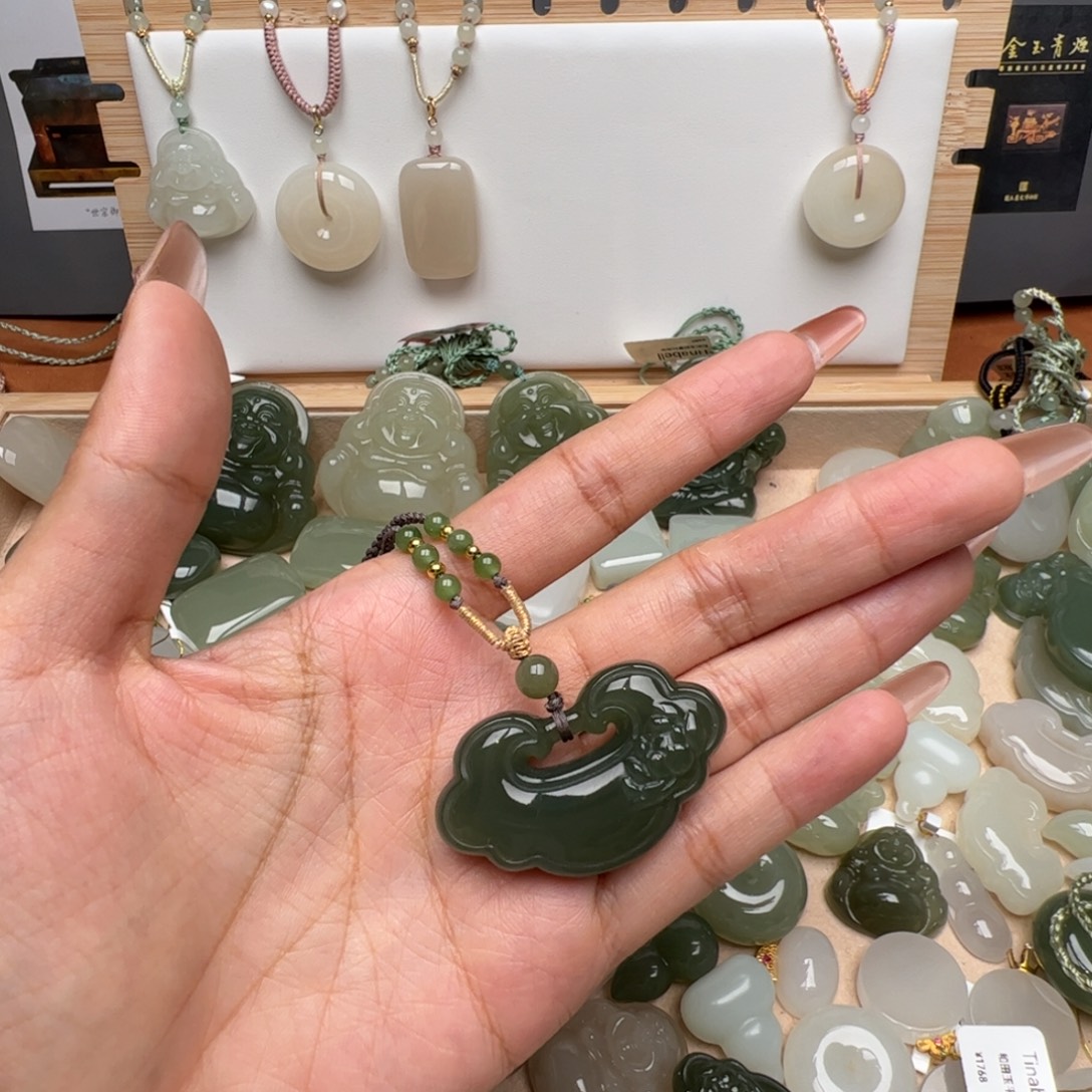 好***～和田玉未镶嵌颈饰