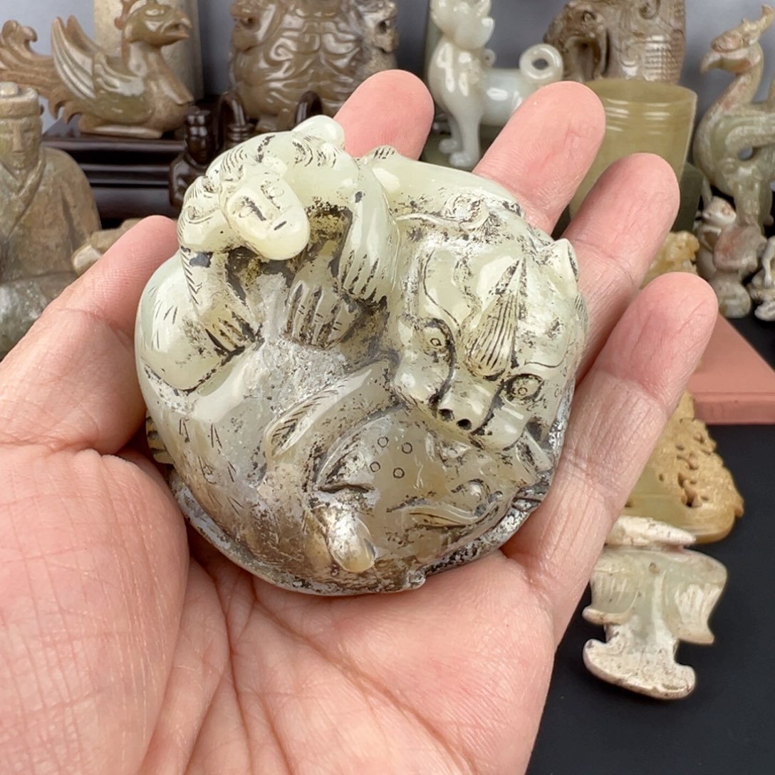 和田玉挂件未镶嵌好**荐