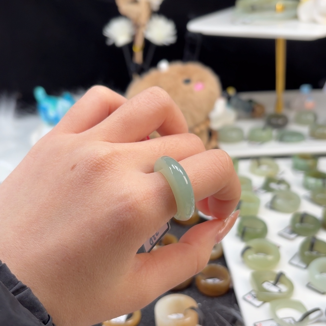 和田玉未镶嵌戒指O44冰蓝馒头片17.2