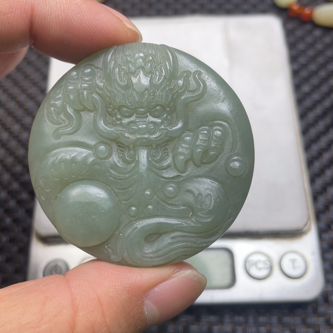 知***乐和田玉未镶嵌颈饰