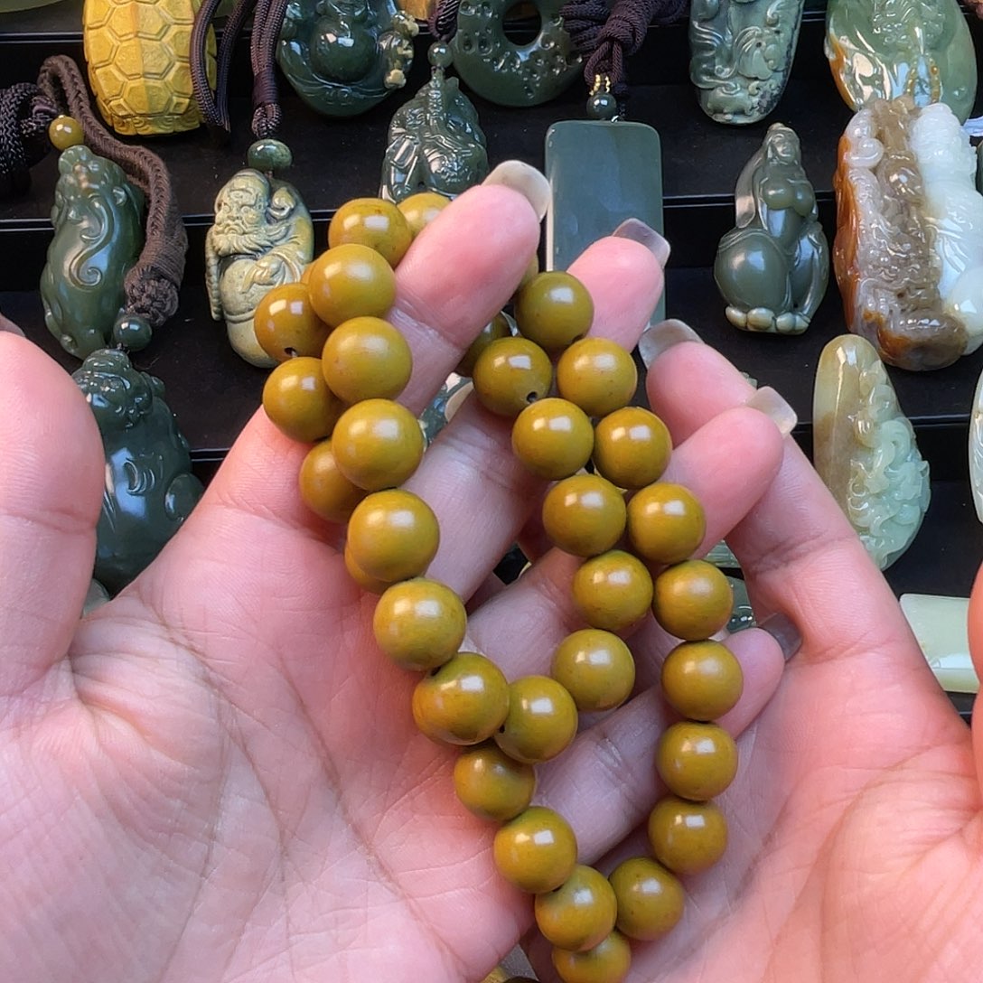 透闪石质玉未镶嵌手链