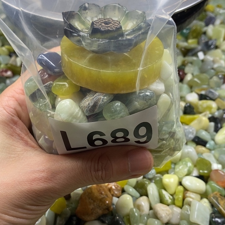 蛇纹石玉鱼缸石未镶嵌