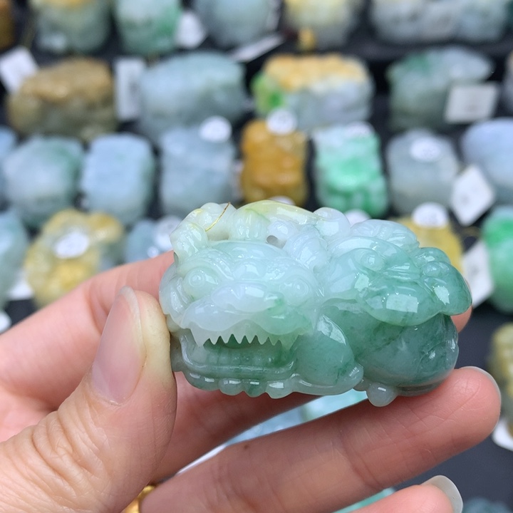 翡翠颈饰未镶嵌天然缅甸A货翡翠貔貅吊坠