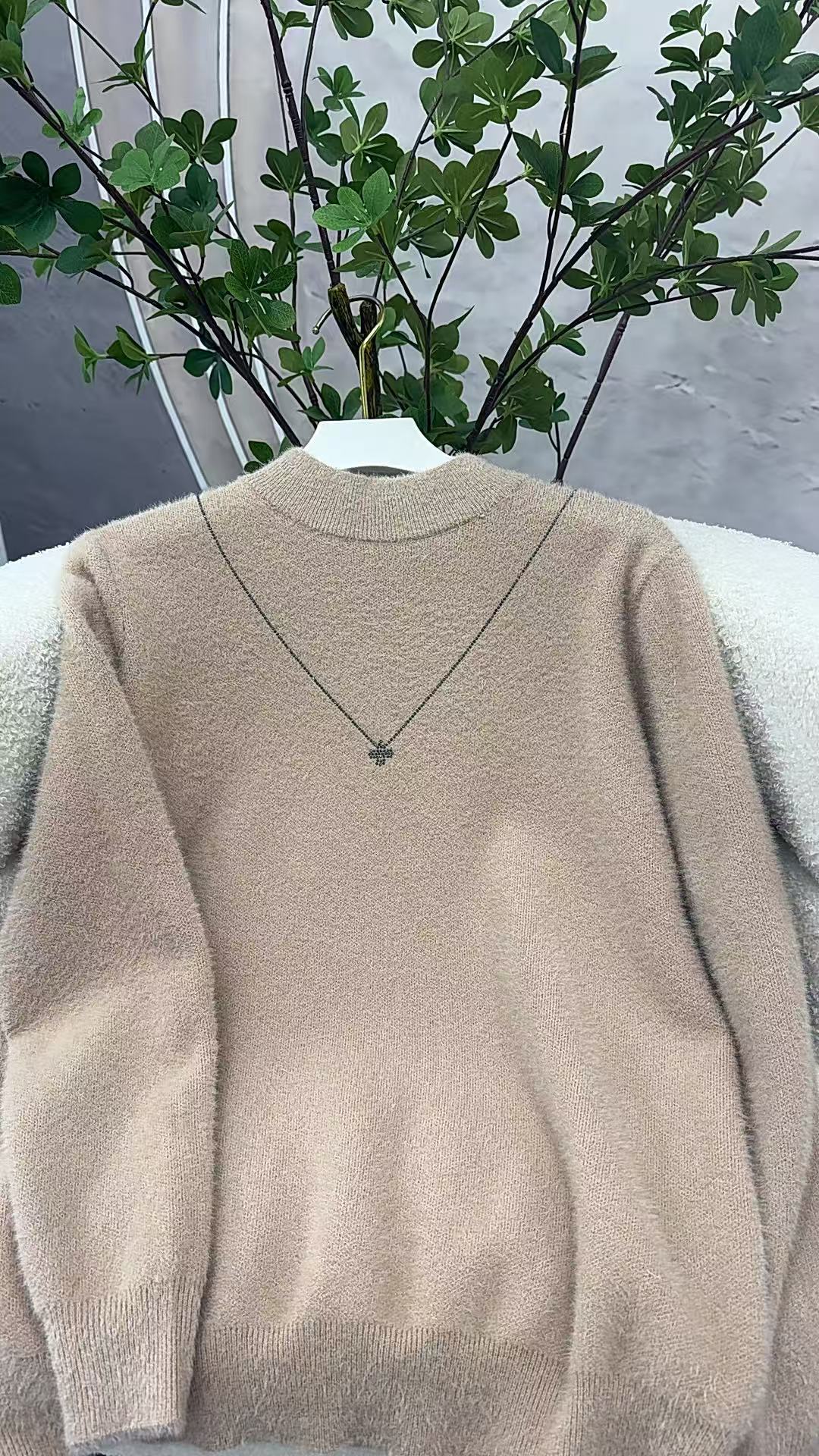 咖色重工烫钻黄 金貂 绒上衣