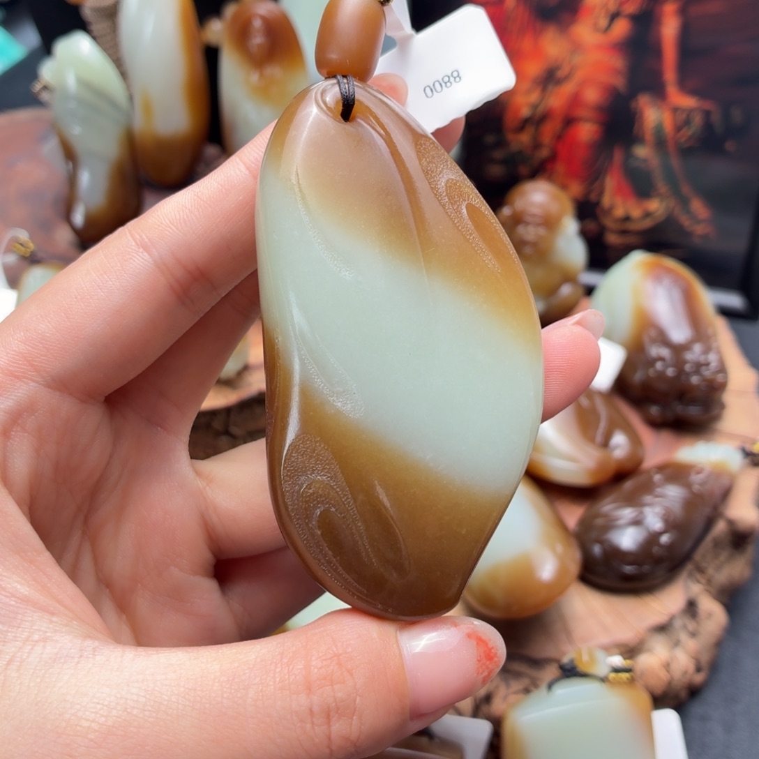 和田玉未镶嵌颈饰