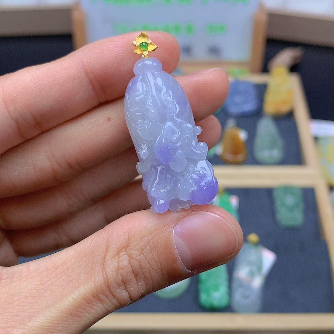 翡翠颈饰18K金镶嵌翡翠