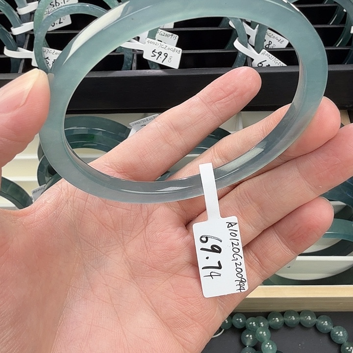 翡翠手镯未镶嵌B*团69.74
