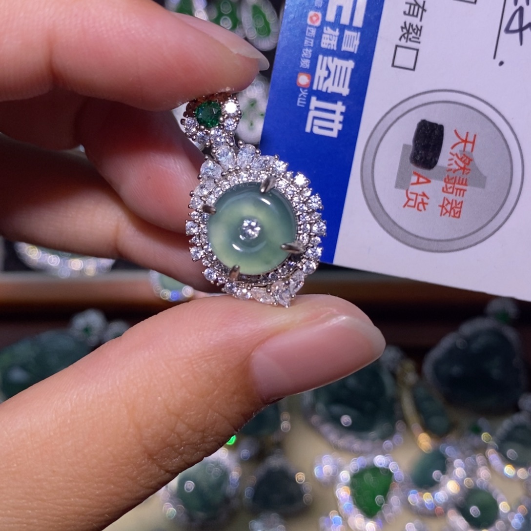 翡翠未镶嵌颈饰天然