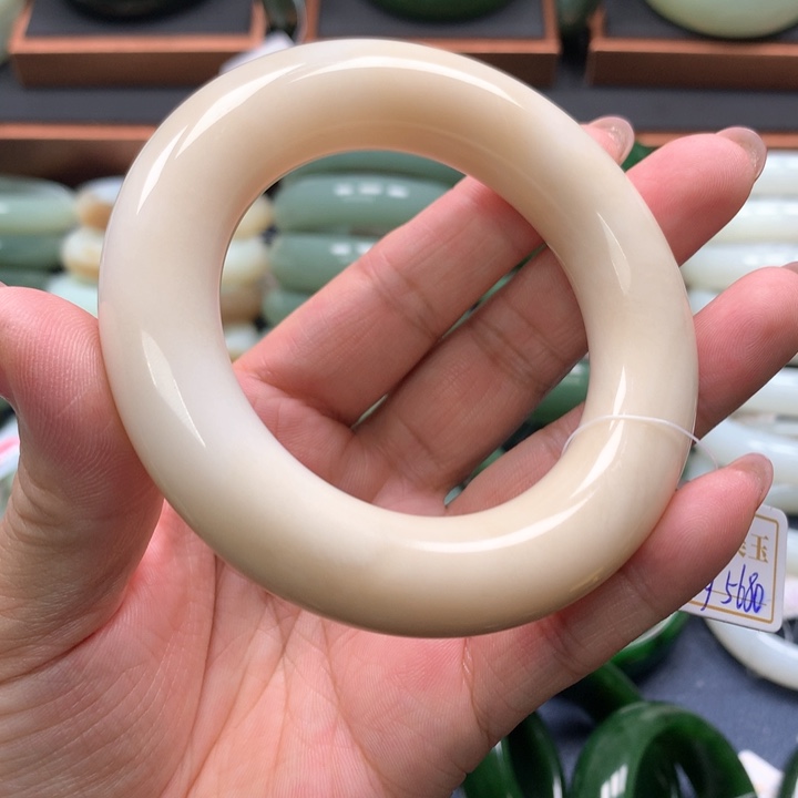 【闪购商品】未镶嵌手镯和田玉6
