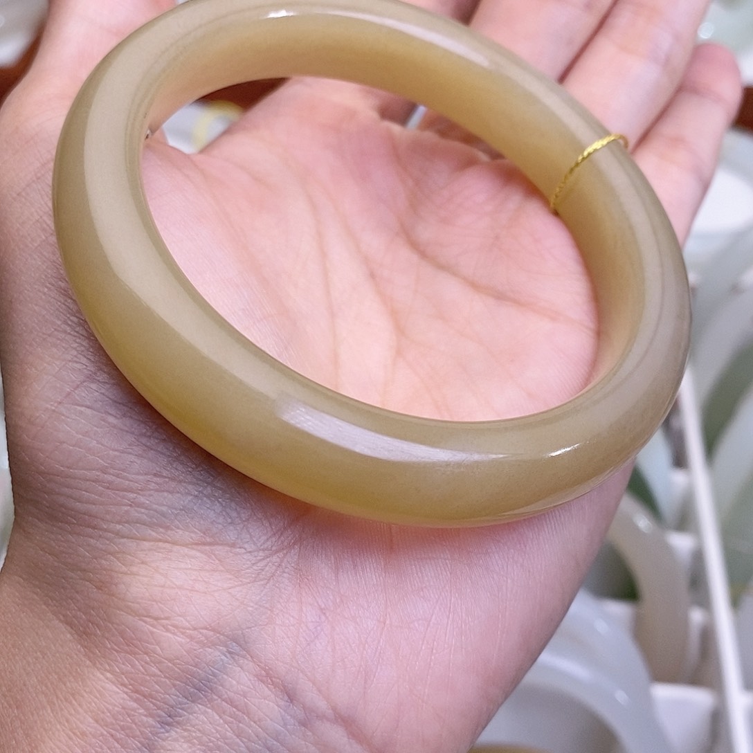 和田玉手镯未镶嵌58.6