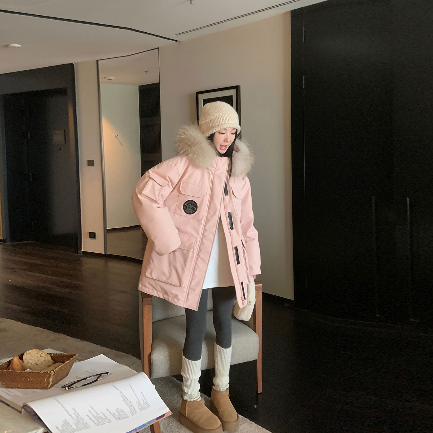 区区欧阳 貉子毛领连帽羽绒服女冬季新款加厚90白鸭绒中长款外套