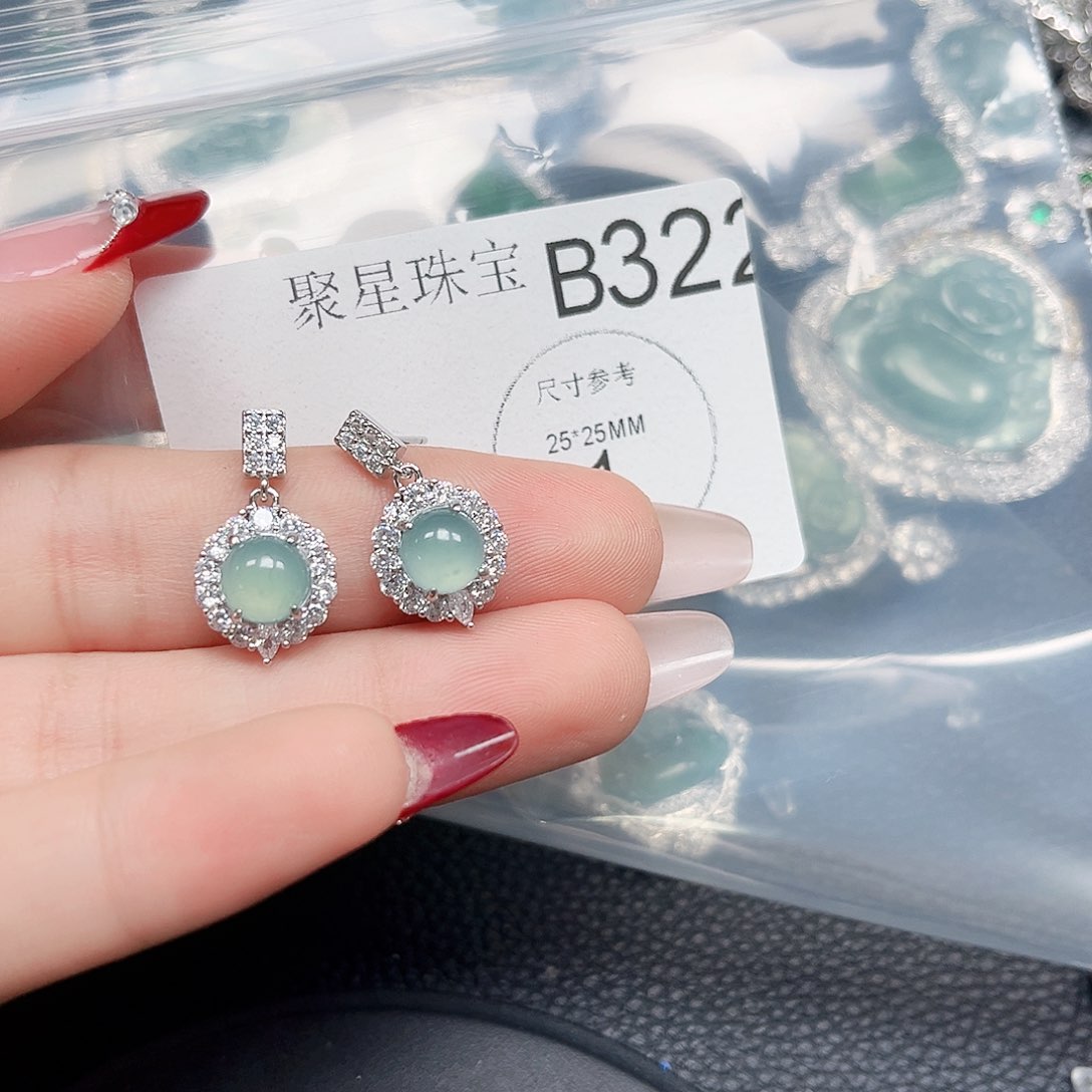 翡翠颈饰未镶嵌翡翠322