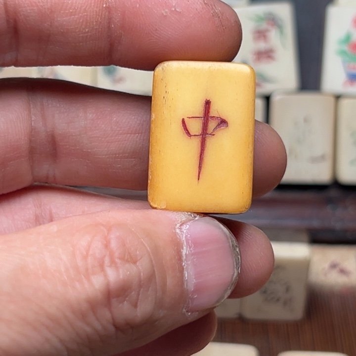 实心竹雕刻手把件