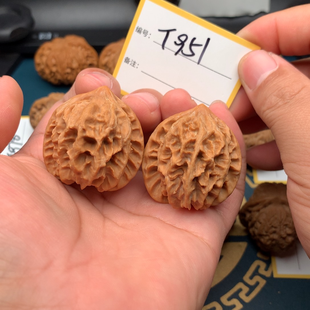 文玩核桃把件37大龙951