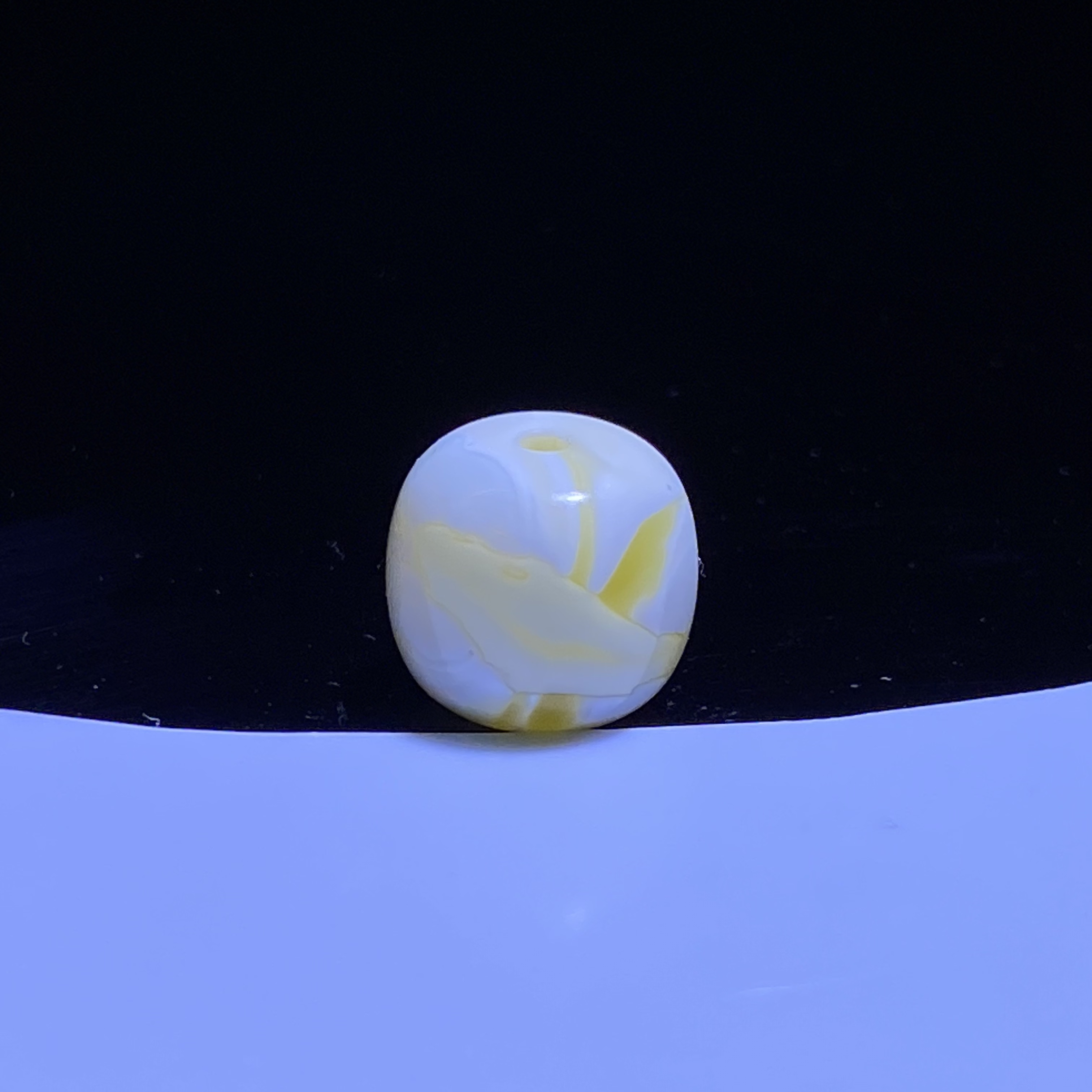 琥珀蜜蜡荧光金瓷白特色妖老型单珠10mm