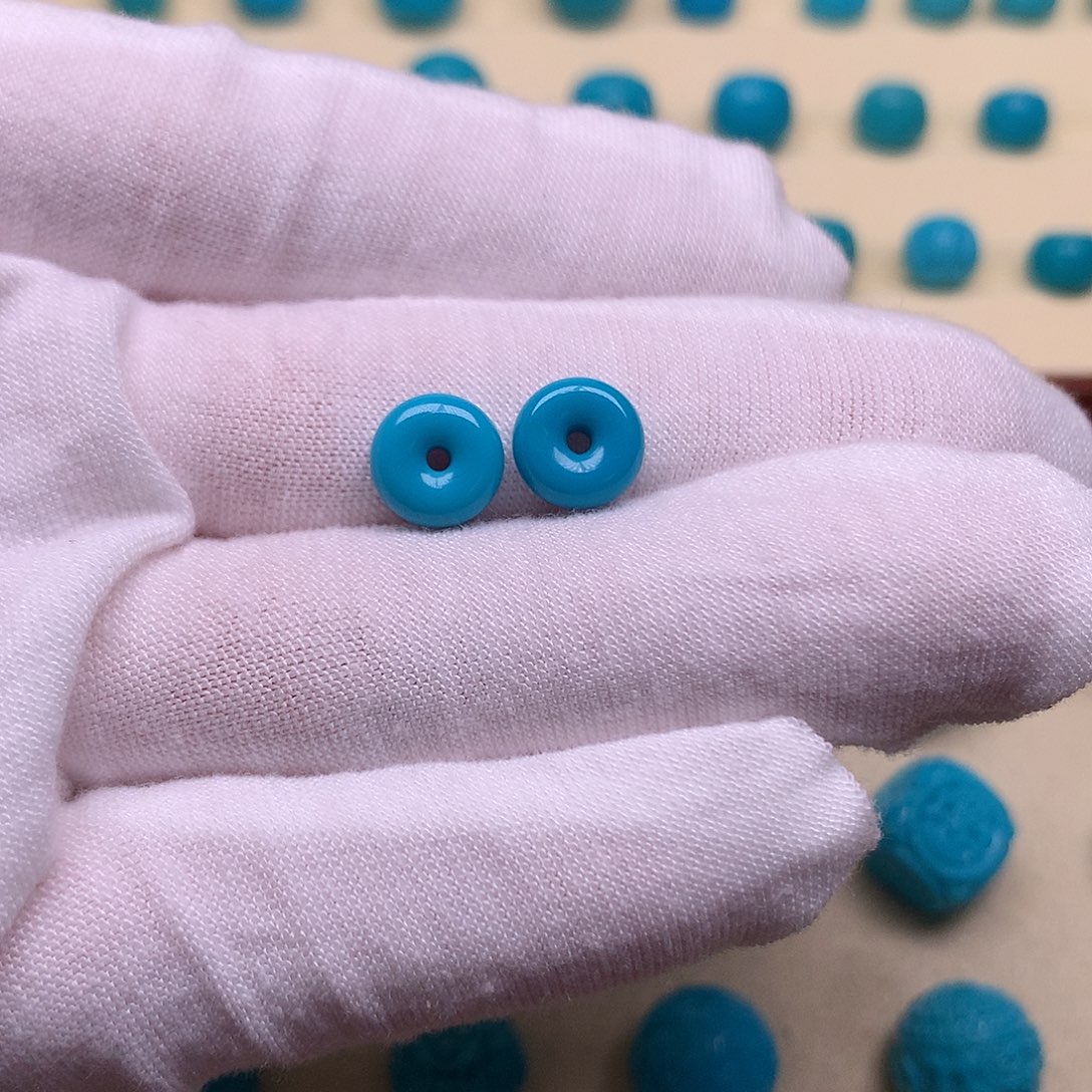 绿松石未镶嵌天然原矿绿松石面包8.3