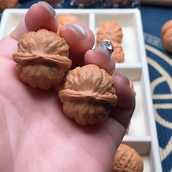 文玩核桃把件玉石