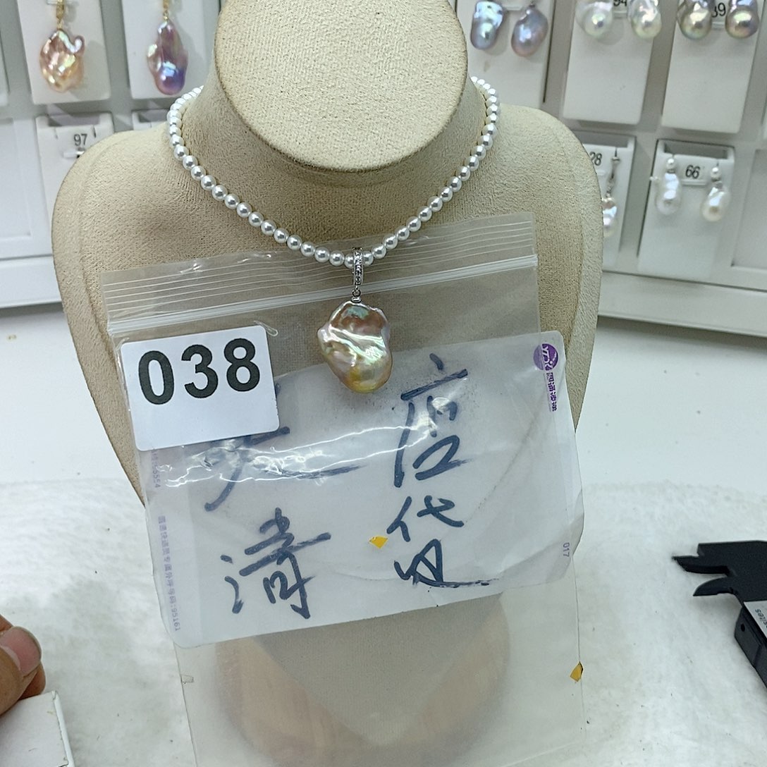 淡水珍珠颈饰合金