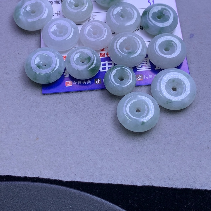 颈饰未镶嵌翡翠T***记