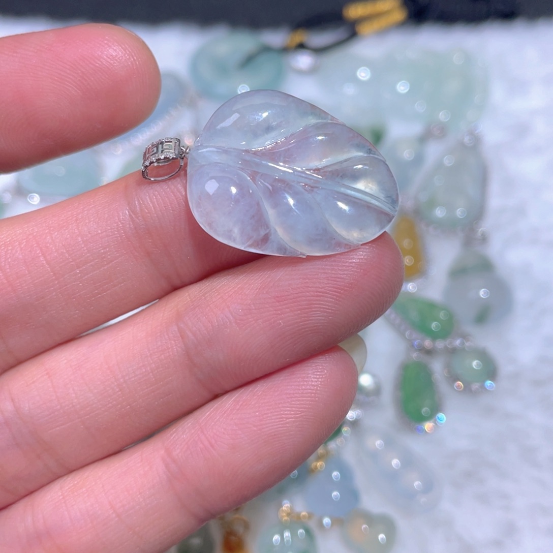 翡翠18K金镶嵌颈饰翡翠